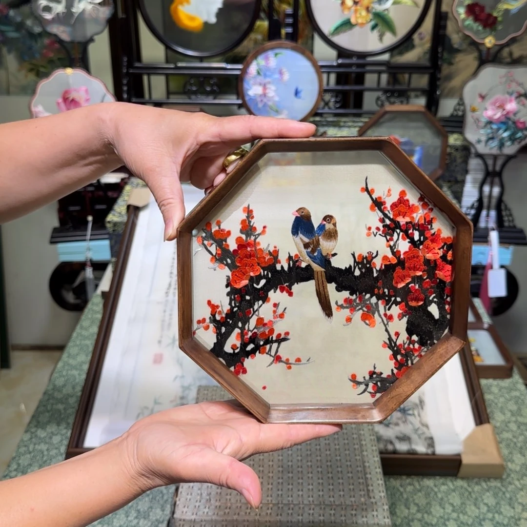 刺绣刺绣工艺精湛独特设计新颖时尚