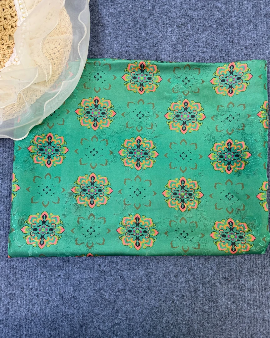 绿宝相 香云纱花萝 厚度50姆米  宽幅140cm