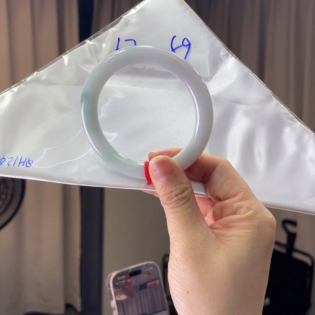 翡翠未镶嵌手镯翡翠