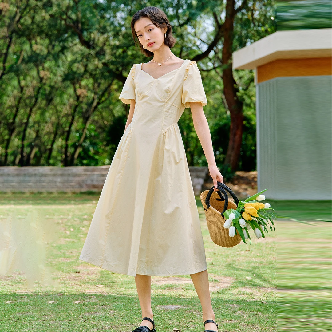 【品牌折扣】茵泡泡袖连衣裙时尚气质百搭方领连衣裙W18528457