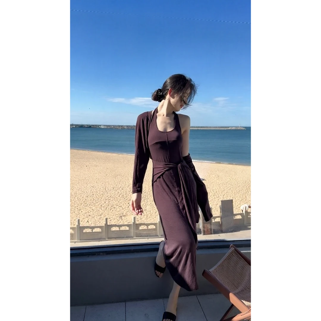 【海莉】假两件挂脖连衣裙+小外套套装(系腰带不可拆卸)