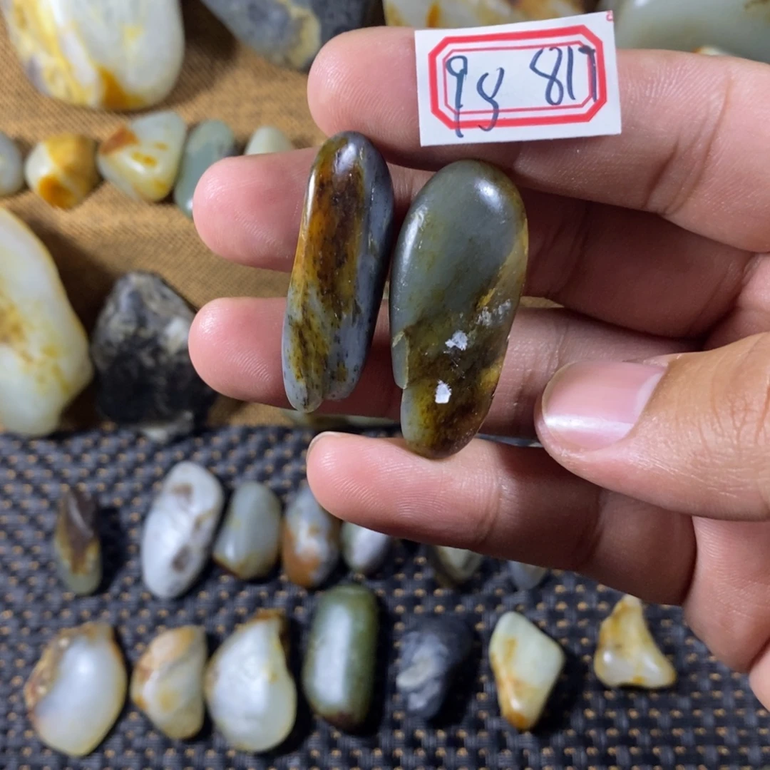 和田玉（糖玉）未镶嵌挂件