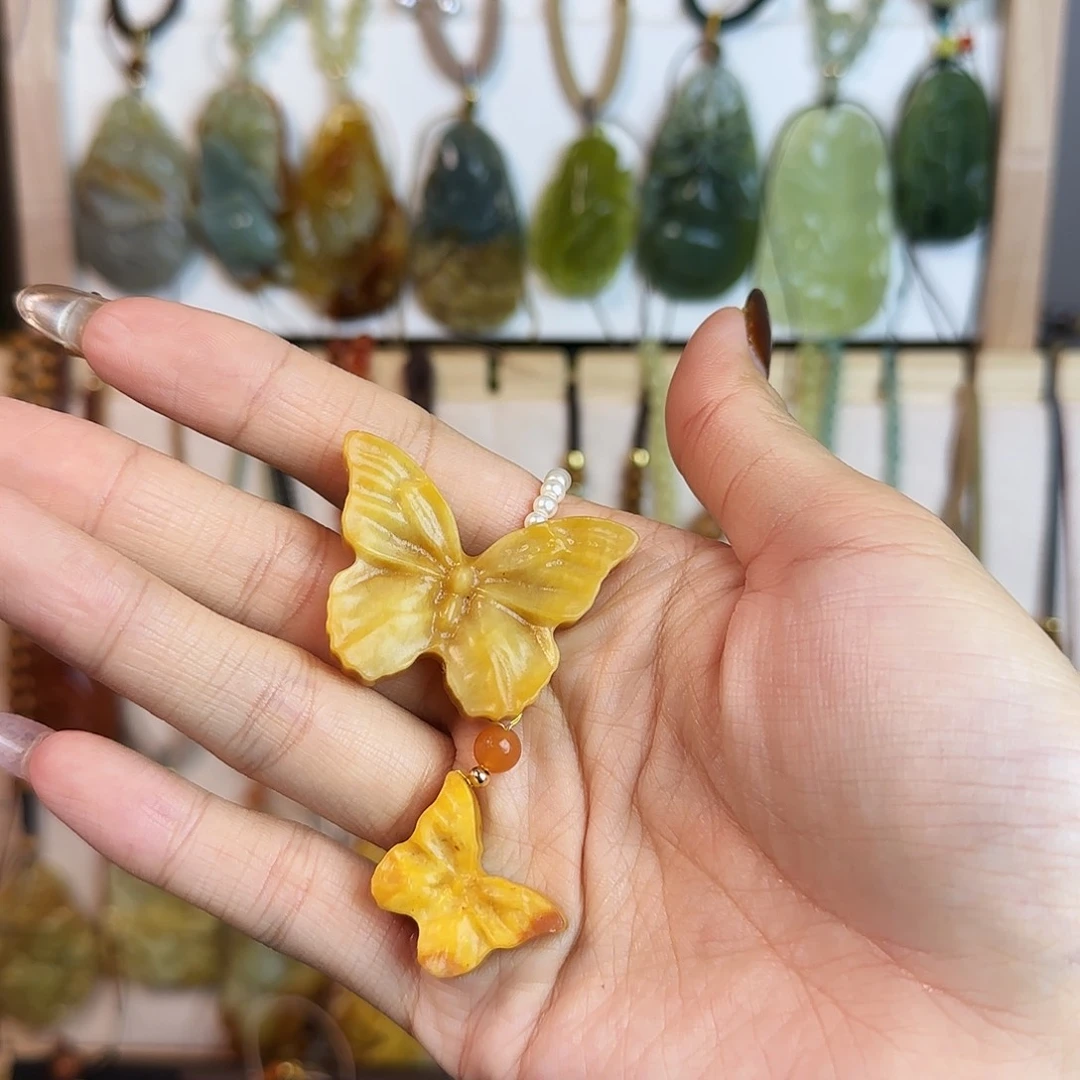 青***颜蛇纹石玉未镶嵌颈饰