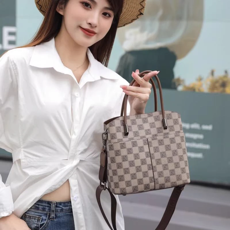 【万达撤柜】高端艾薇思曼水桶包斜挎包潮软高级感2025春夏新款妈妈