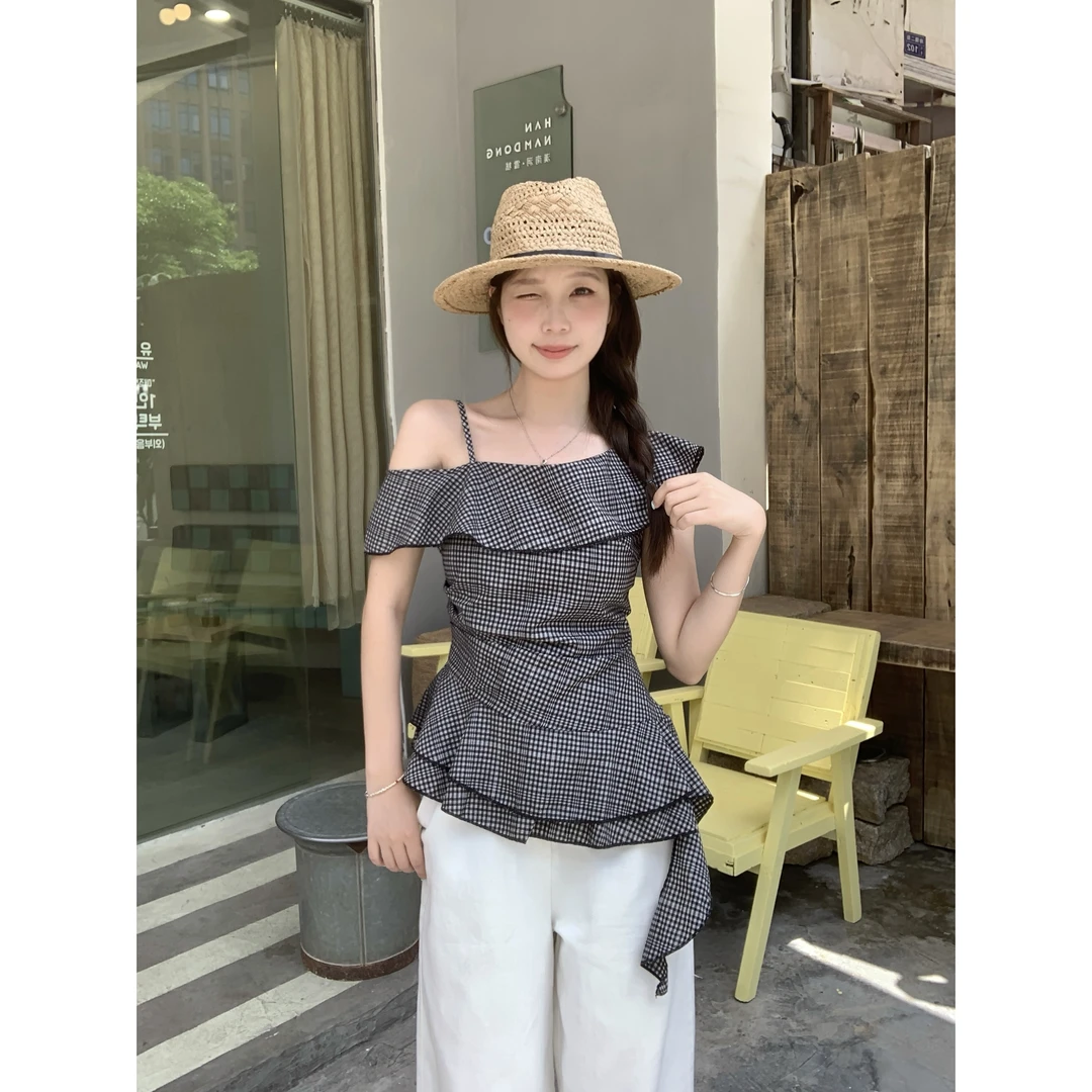 2025大码胖妹妹夏季新款荷叶边露肩格子衬衫独特斜肩上衣