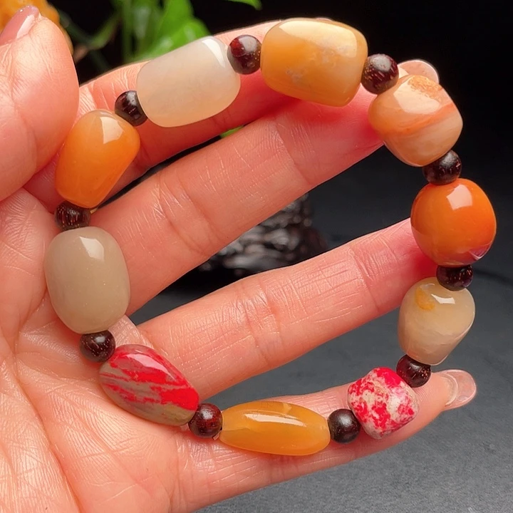 鸡血石用****3昌化田冻地多宝手串