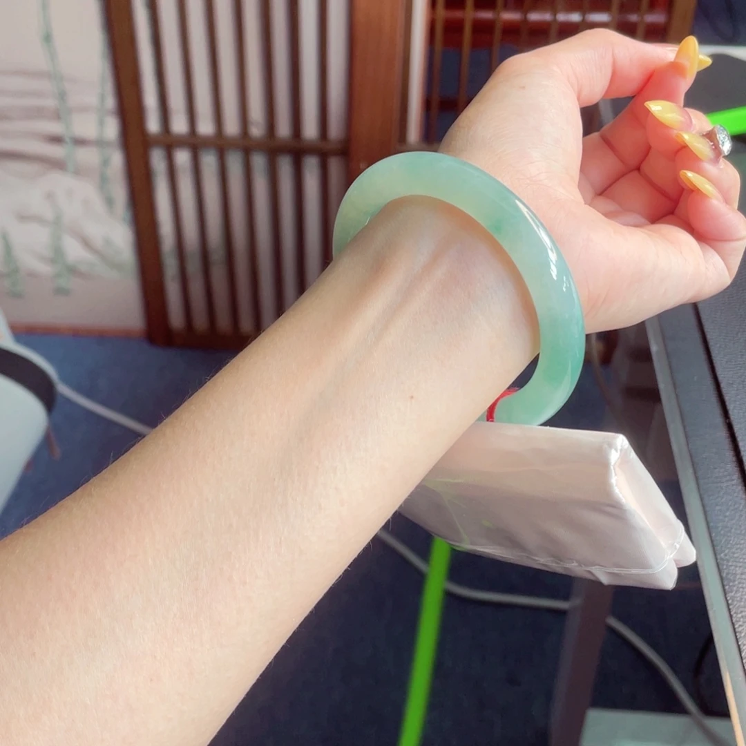 翡翠手镯未镶嵌5455圈99