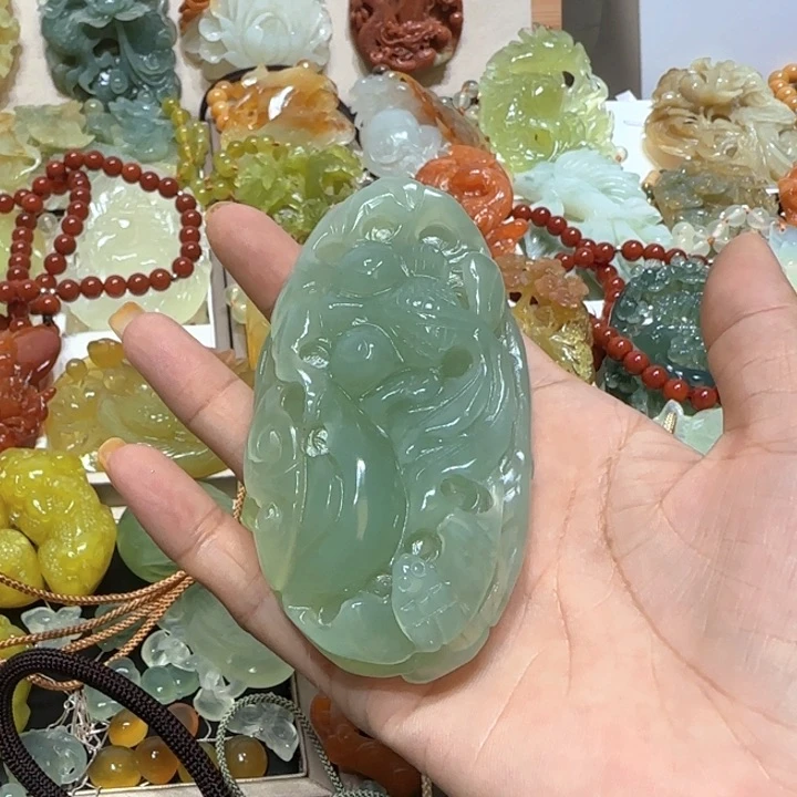蛇纹石玉未镶嵌吊坠