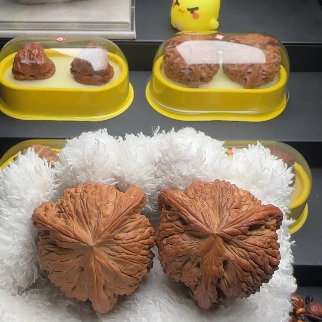 文玩核桃把件绣球奔全品45