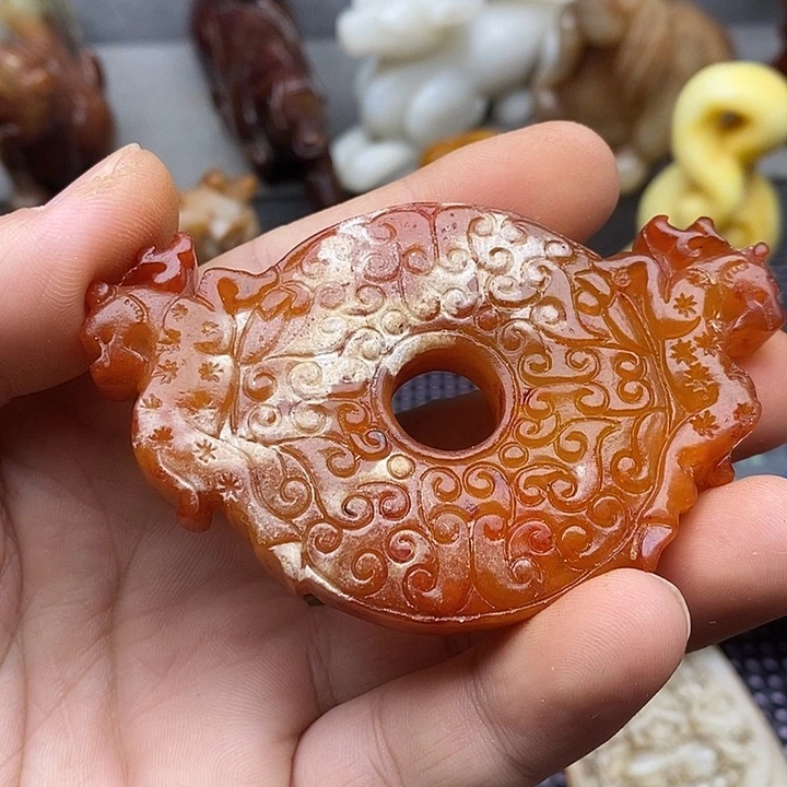 未镶嵌蛇纹石玉颈饰