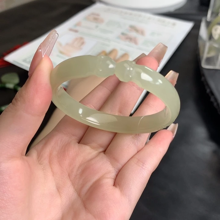 未镶嵌手镯和田玉54