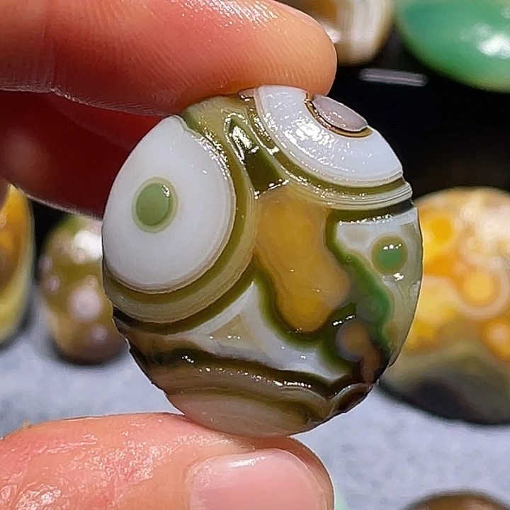 玛瑙/玉髓未镶嵌珠宝奇石