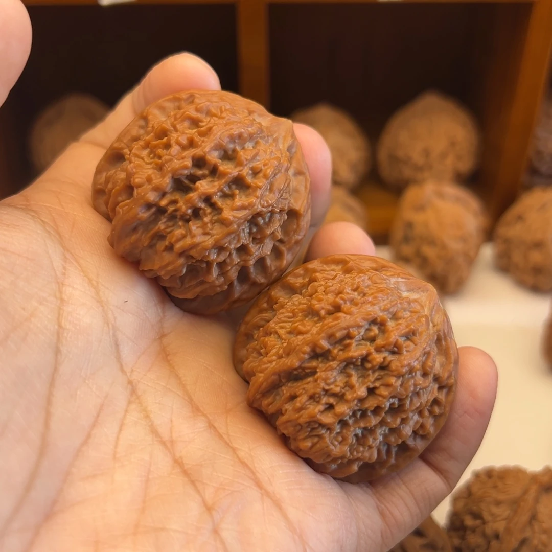 文玩核桃吊坠41尺137狮子头