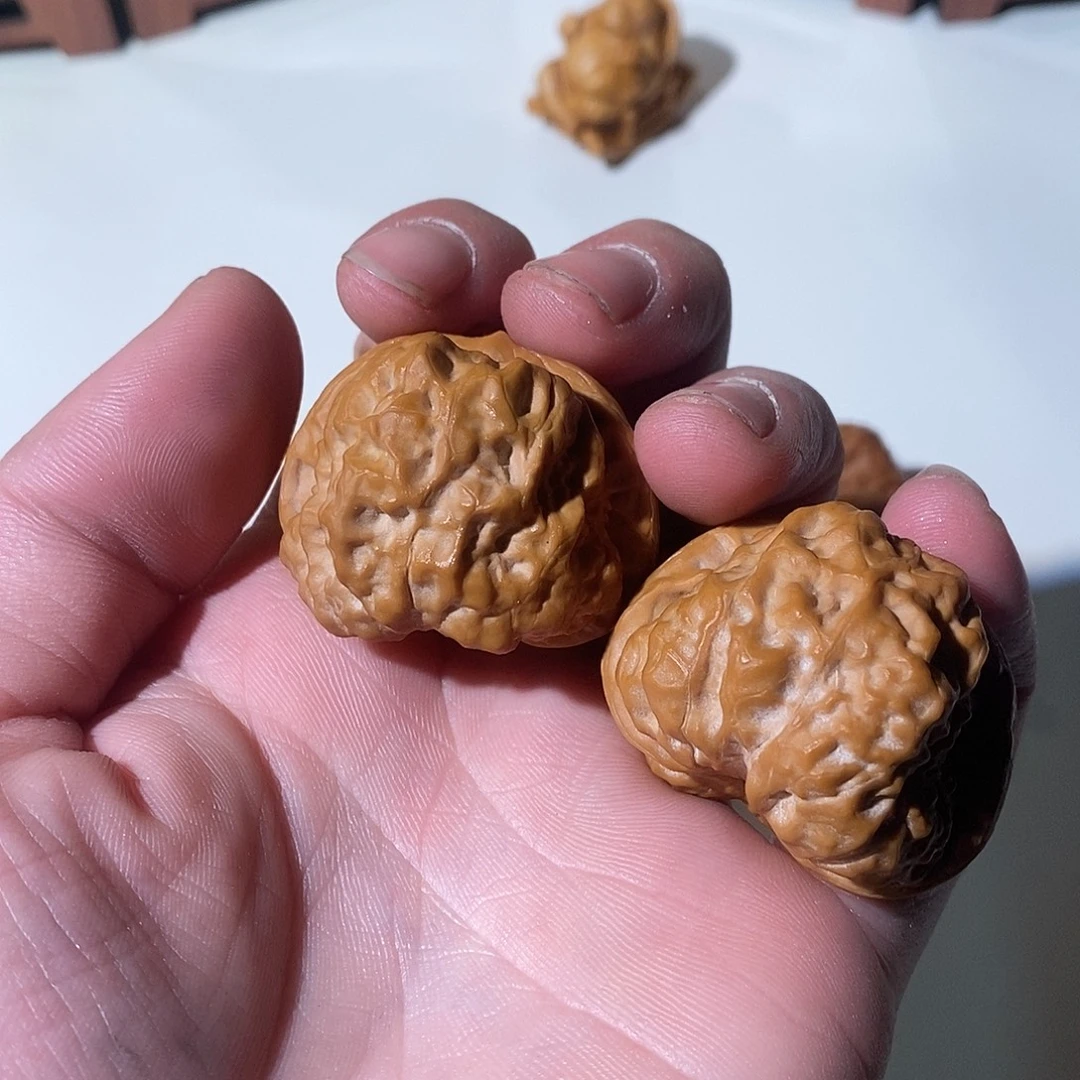 黑***茶精品文玩核桃蛤蟆头