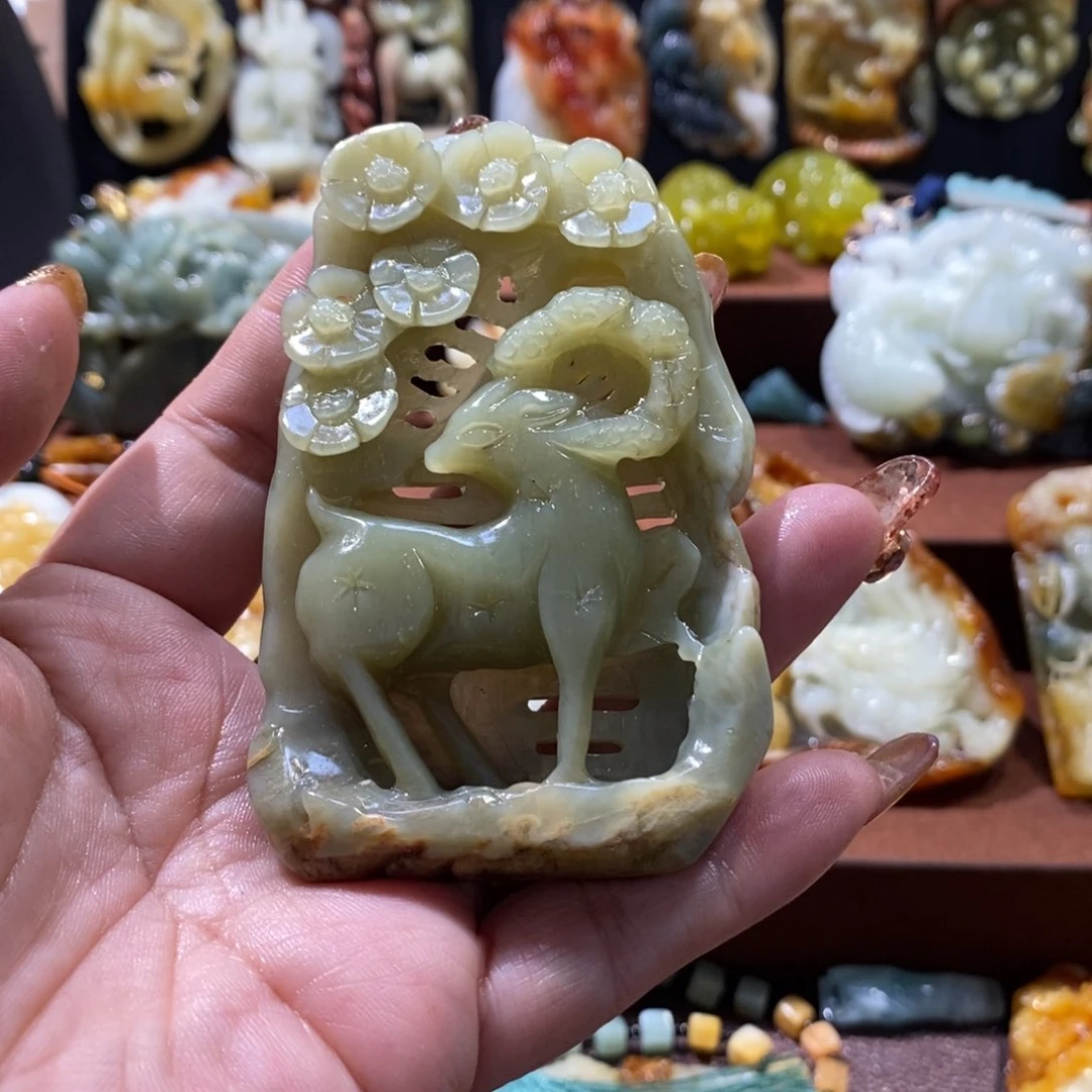 蛇纹石玉颈饰未镶嵌萍