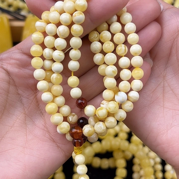 琥珀未镶嵌颈饰琥珀