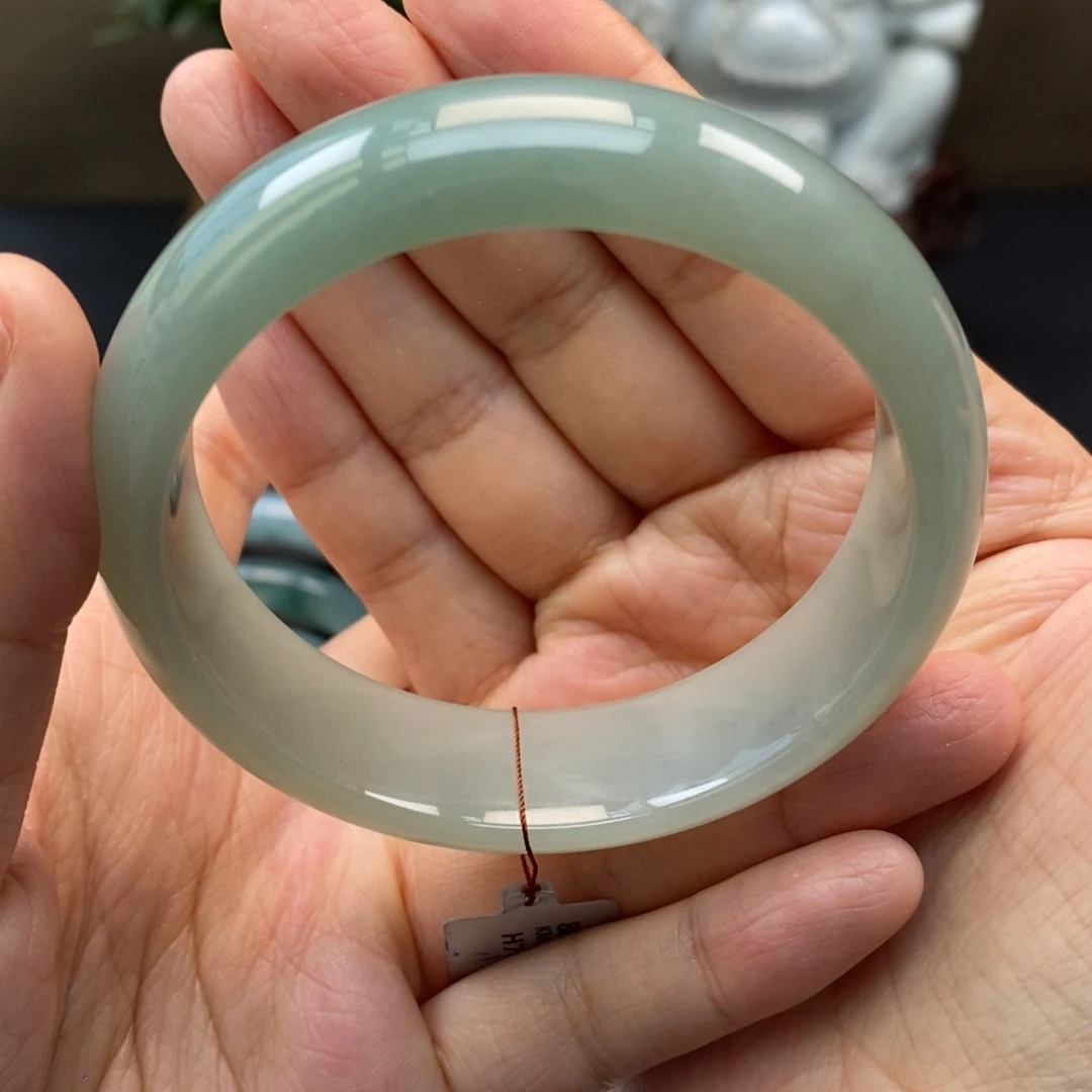翡翠手镯未镶嵌天然