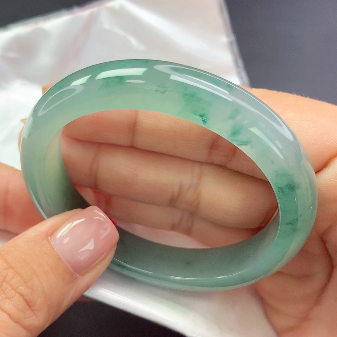 【闪购商品】未镶嵌手镯翡翠贵妃a 897007