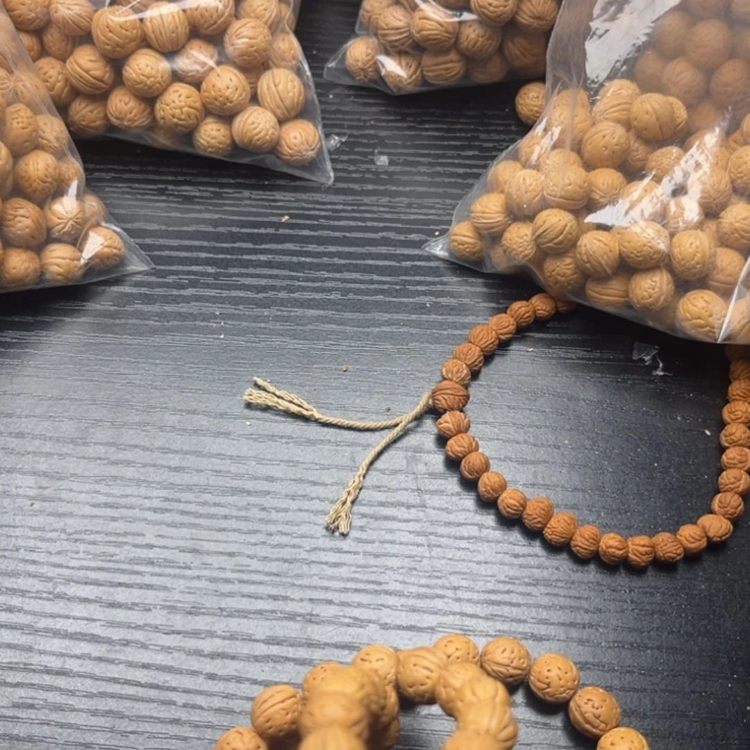 用***8手串文玩核桃小糖的散籽批发