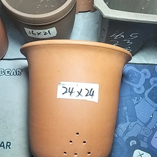 红泥特大金钟一个