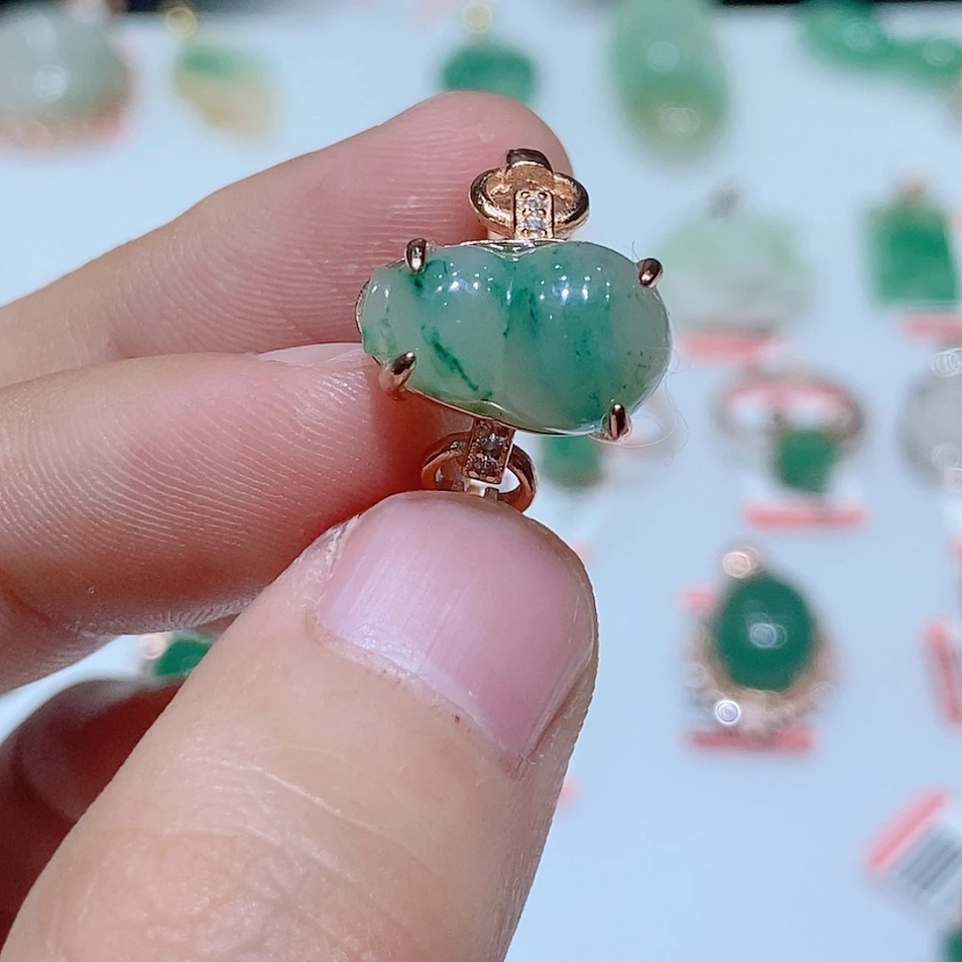 银S925镶嵌独山玉吊坠