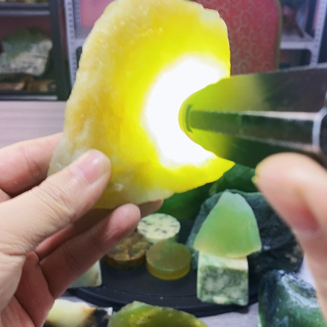 蛇纹石玉未镶嵌岫玉原石蛇纹石玉