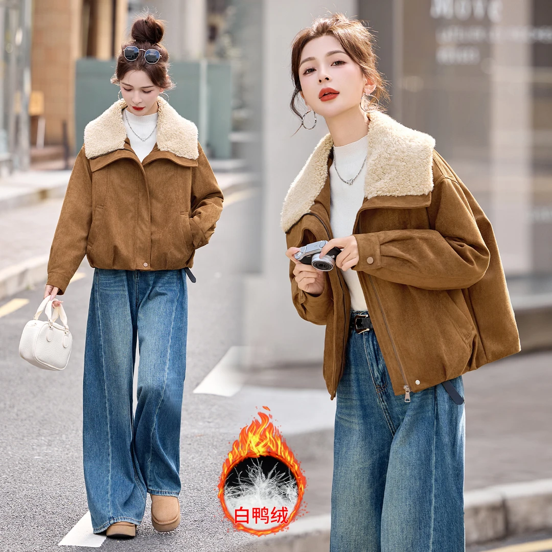 羊羔毛大翻领麂皮绒羽绒服女2025冬季新款小个子洋气减龄短款外套