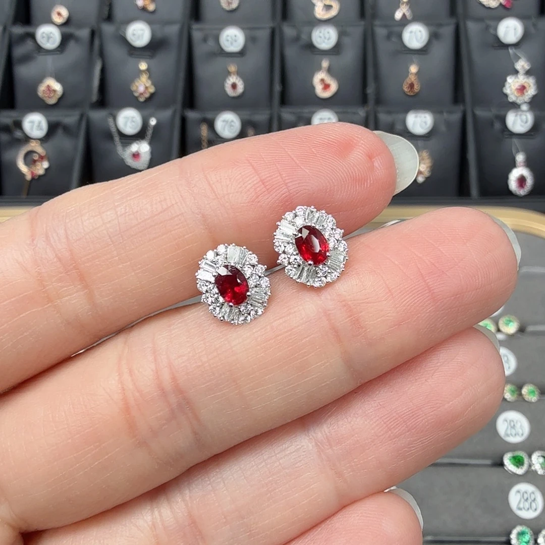 18K金镶嵌红宝石耳饰豪华轻奢鸽血红0.66克拉