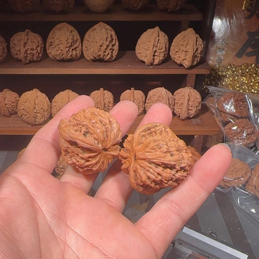 鱼****文玩核桃吊坠麦穗虎头41全品