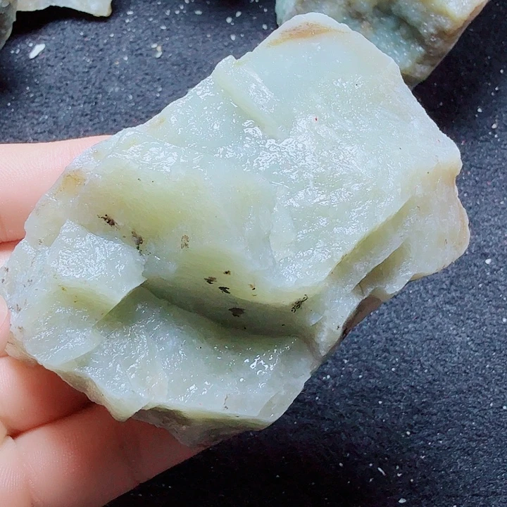 未镶嵌和田玉（糖玉）珠宝半成品
