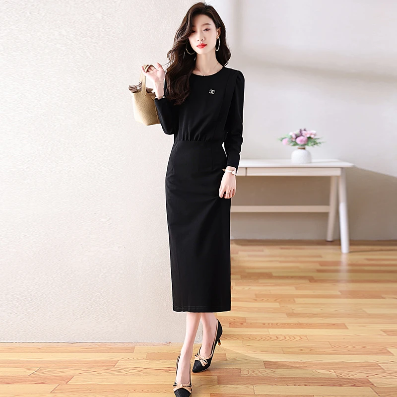 欧货小心机露背针织打底裙2024秋季连衣裙新款收腰显瘦包臀开叉