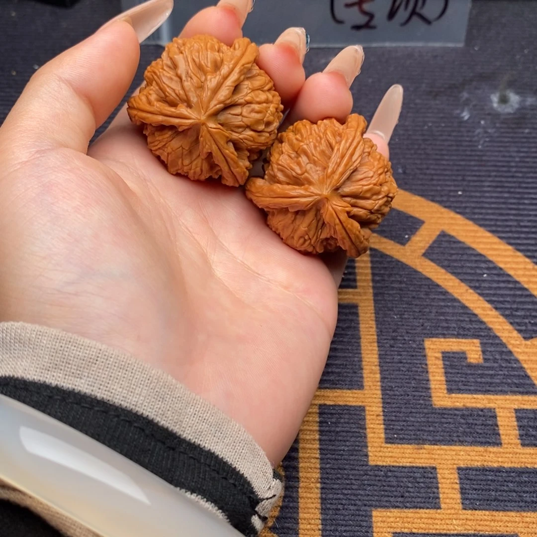 天***星吊坠文玩核桃白狮子