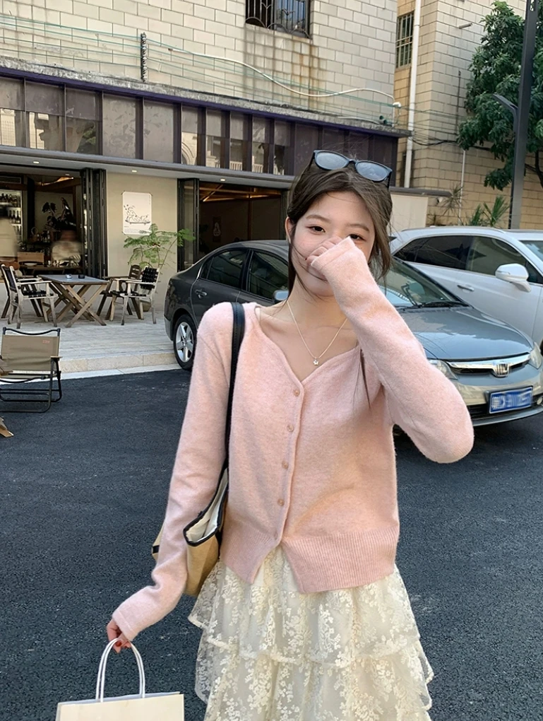 乌77甜美少女感波浪V领毛衣针织衫女春季显瘦短款粉色开衫上衣