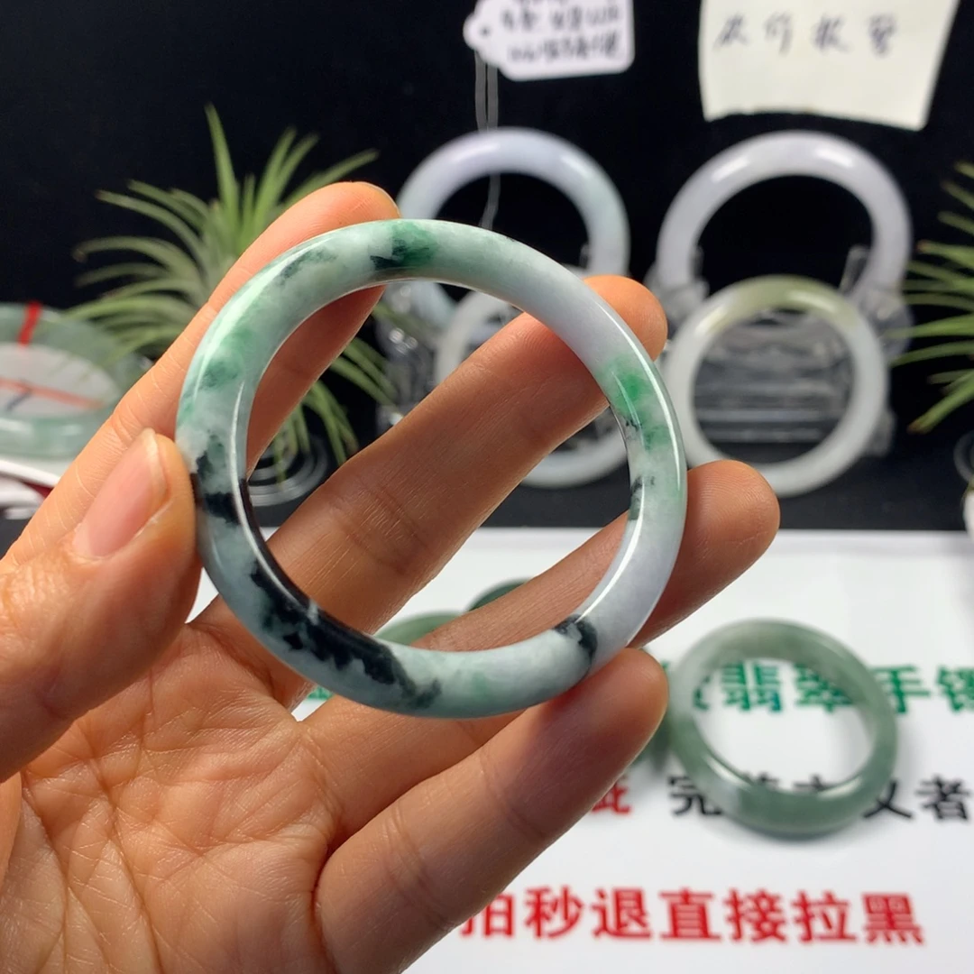 小***金翡翠未镶嵌手镯39。45.7圈