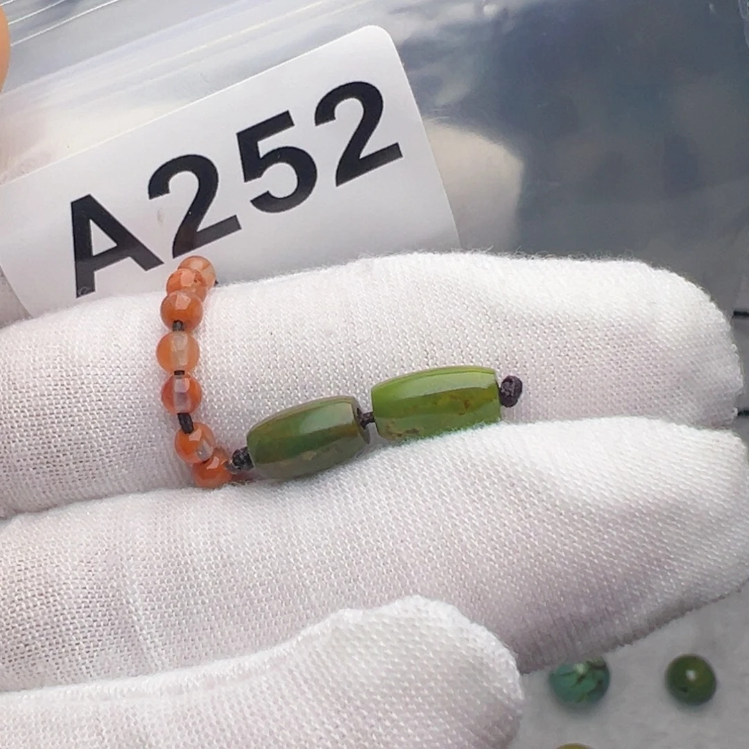 南红玛瑙未镶嵌珠宝奇石