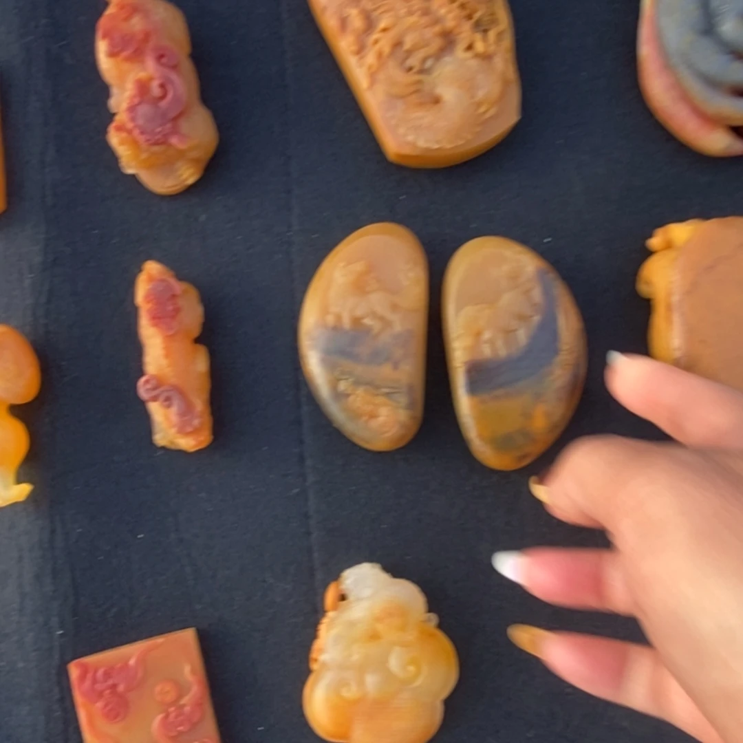 石英质玉（黄龙玉）合金颈饰