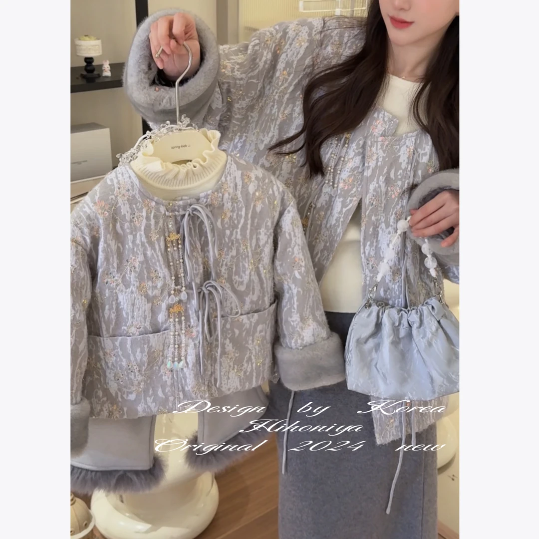 Q【浮华尘梦】二Hihoniya~2024冬季亲子款新中式刺绣90白鸭绒羽绒服