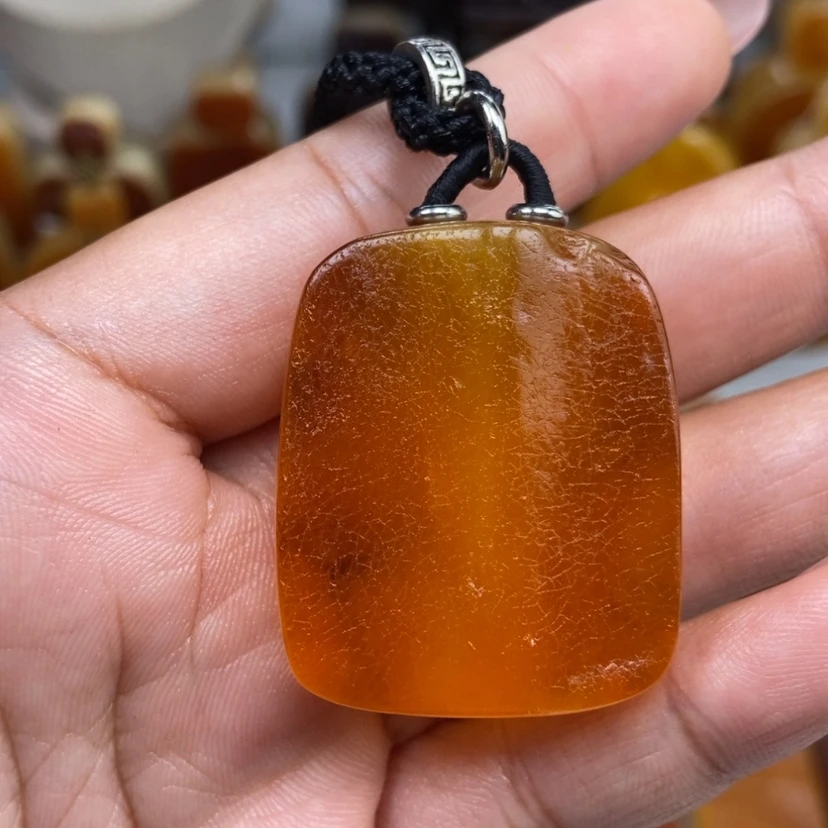 【闪购商品】琥珀颈饰未镶嵌