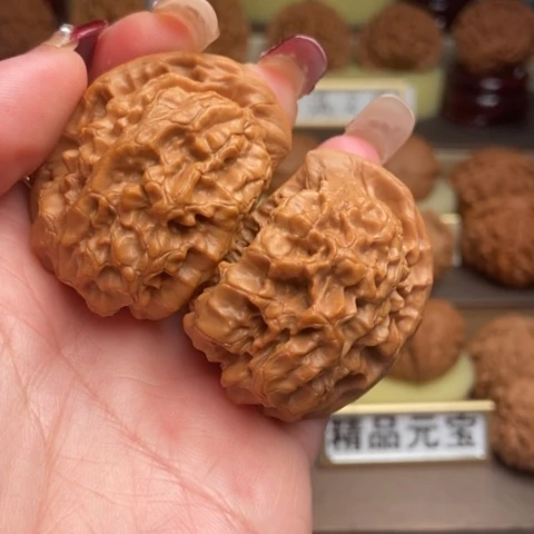 吊坠文玩核桃座山雕