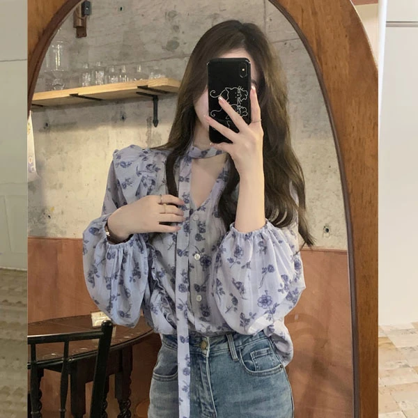 法式轻熟百搭v领碎花衬衫女春季设计感荷叶边系带长袖衬衣上衣