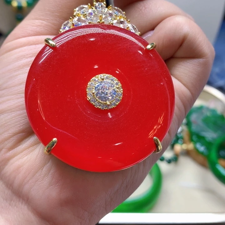 翡翠手镯未镶嵌吊坠