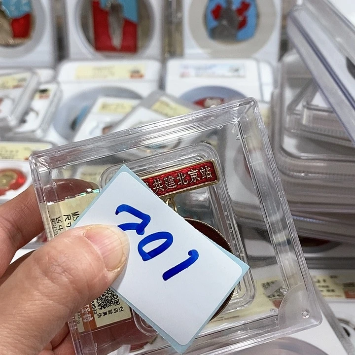 铝精品像章102号像章