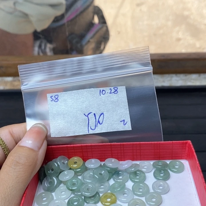 ****子定制翡翠未镶嵌不退