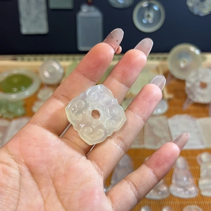 岫玉未镶嵌岫玉挂件