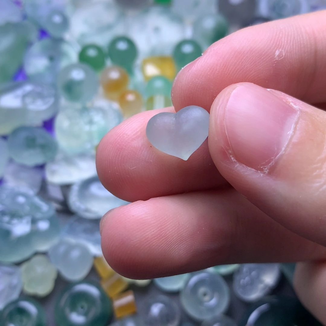 定制翡翠未镶嵌挂件