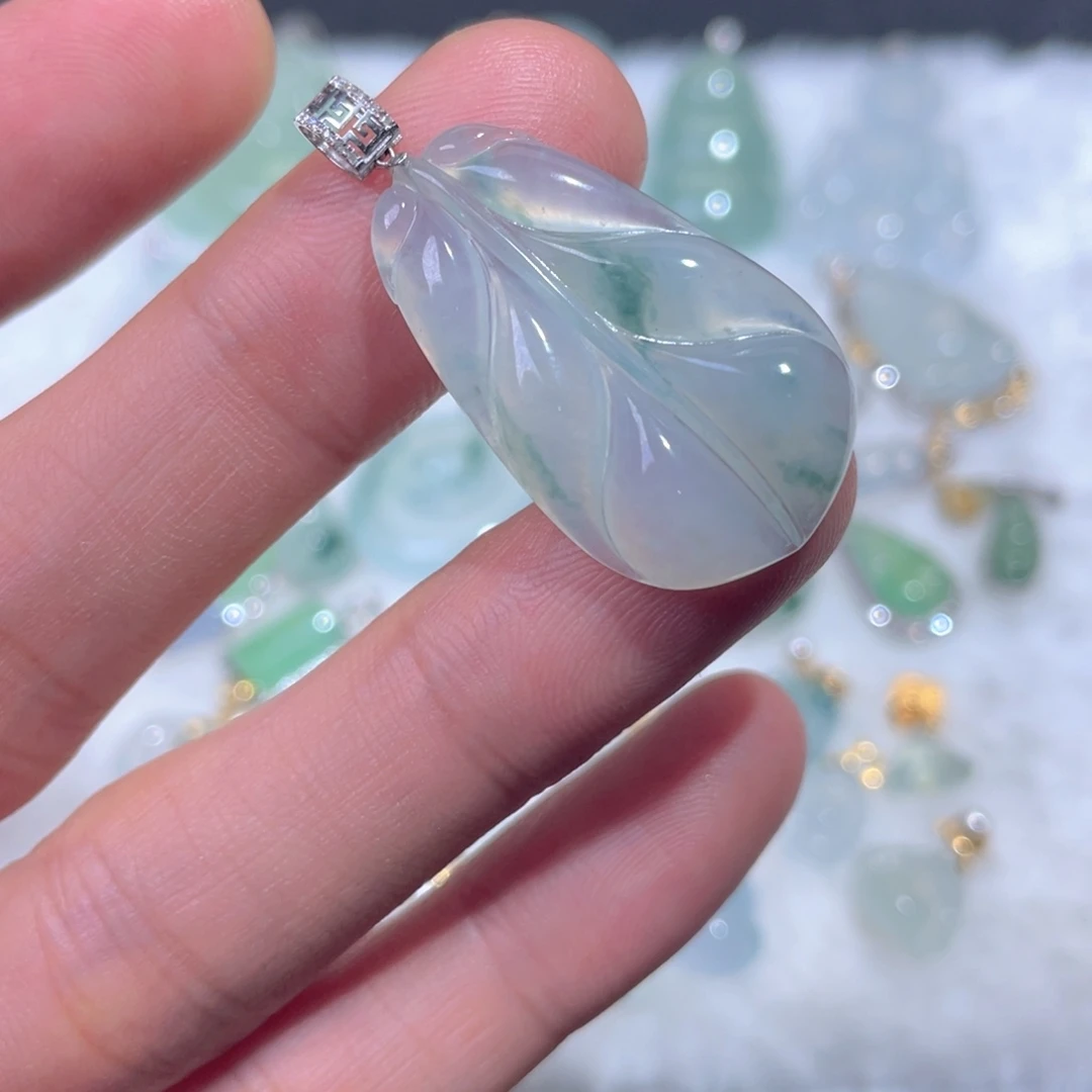 颈饰18K金镶嵌翡翠翡翠