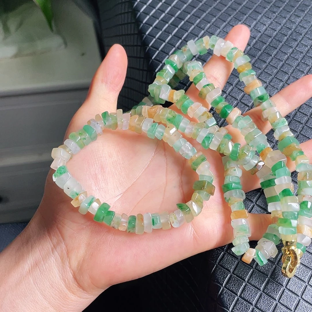 朵***唯石英质玉套装未镶嵌