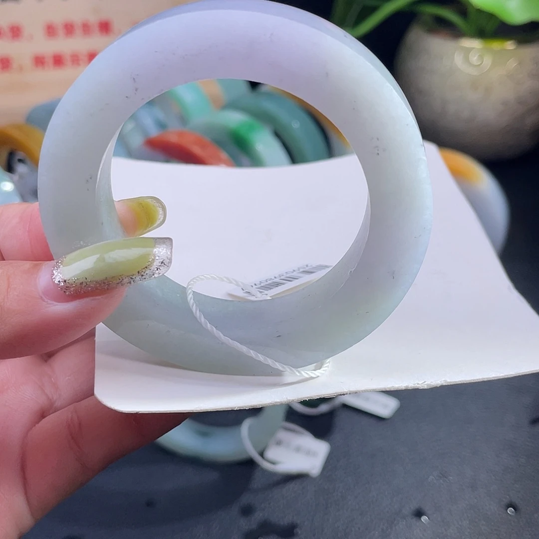 未镶嵌翡翠手镯定制翡翠