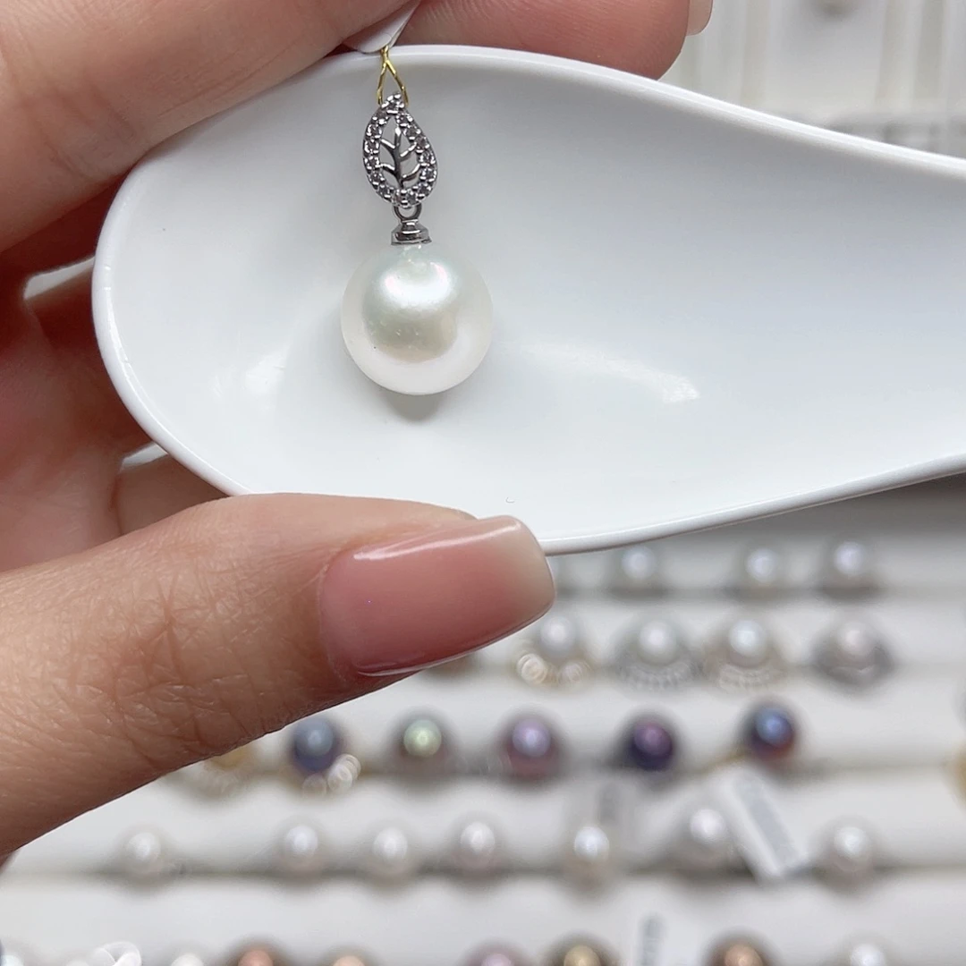 淡水珍珠吊坠(赠链)未镶嵌
