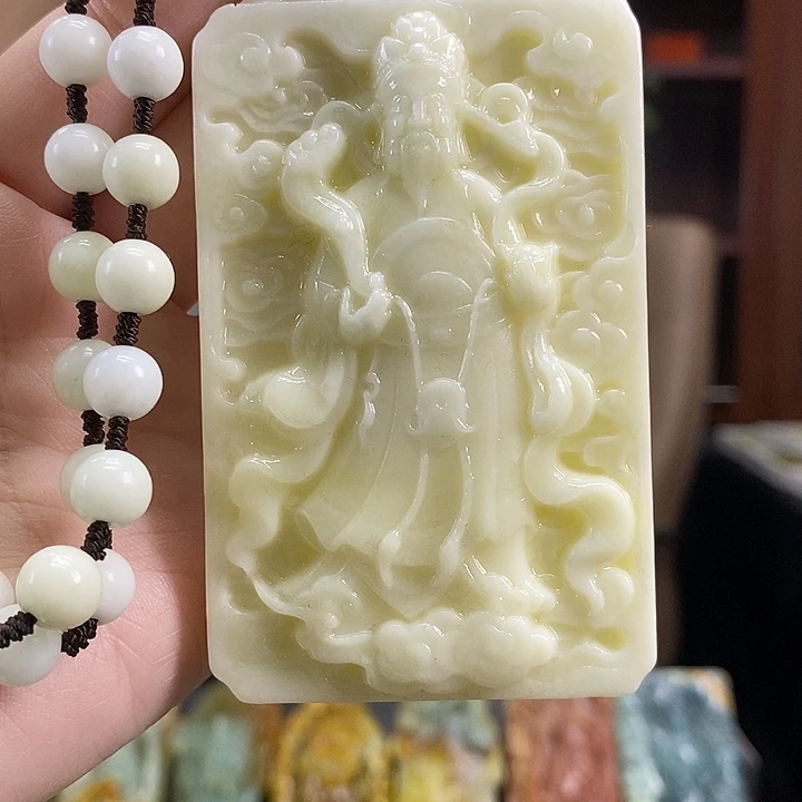 蛇纹石玉未镶嵌颈饰